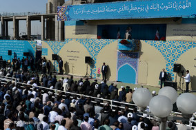 اقامه نماز عید فطر به امامت مقام معظم رهبری در مصلی تهران