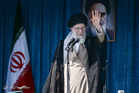 اقامه نماز عید فطر به امامت مقام معظم رهبری در مصلی تهران