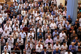 اقامه نماز عید سعید فطر در حرم شاهچراغ (ع) شیراز