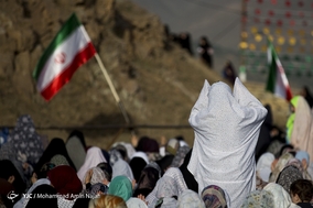 اقامه نماز عید فطر در مصلی همدان