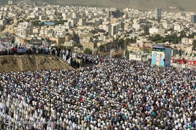 اقامه نماز عید فطر در مصلی همدان