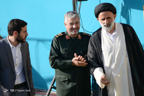 اقامه نماز عید فطر به امامت مقام معظم رهبری در مصلی تهران-2