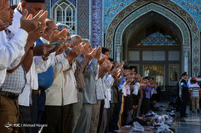 اقامه نماز عید فطر در حرم امام رضا (ع) - مشهد