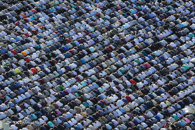 اقامه نماز عید فطر در حرم امام رضا (ع) - مشهد