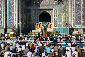 اقامه نماز عید فطر در حرم امام رضا (ع) - مشهد