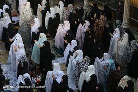اقامه نماز عید فطر در حرم حضرت معصومه (س) - قم