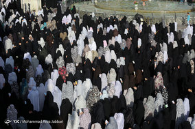 اقامه نماز عید فطر در حرم حضرت معصومه (س) - قم