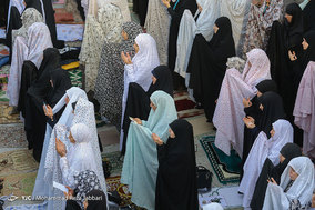 اقامه نماز عید فطر در حرم حضرت معصومه (س) - قم