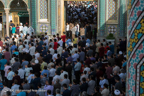 اقامه نماز عید فطر در حرم حضرت معصومه (س) - قم