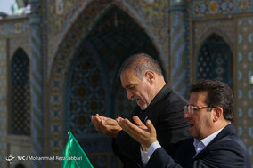 اقامه نماز عید فطر در حرم حضرت معصومه (س) - قم