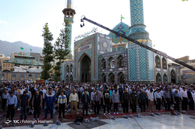 اقامه نماز عید فطر در امامزاده صالح تجریش