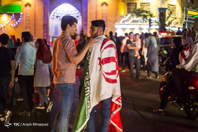 شادی مردم تهران پس از پیروزی تیم ملی فوتبال مقابل مراکش - 2