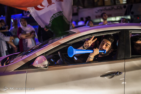 شادی مردم تهران پس از پیروزی تیم ملی فوتبال مقابل مراکش - 2