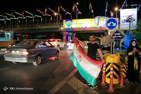 شادی مردم مشهد پس از پیروزی تیم ملی فوتبال مقابل مراکش