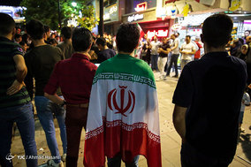 شادی مردم مشهد پس از پیروزی تیم ملی فوتبال مقابل مراکش