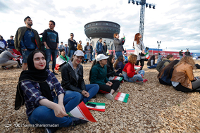 خوشحالی هوادارن تیم ملی فوتبال ایران در کازان روسیه پس از پیروزی مقابل مراکش