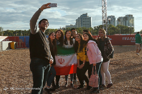 خوشحالی هوادارن تیم ملی فوتبال ایران در کازان روسیه پس از پیروزی مقابل مراکش