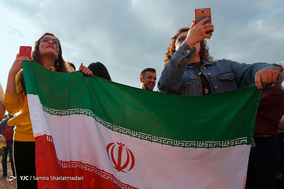 خوشحالی هوادارن تیم ملی فوتبال ایران در کازان روسیه پس از پیروزی مقابل مراکش