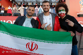 خوشحالی هوادارن تیم ملی فوتبال ایران در کازان روسیه پس از پیروزی مقابل مراکش