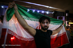 شادی مردم تهران پس از پیروزی تیم ملی فوتبال مقابل مراکش-3