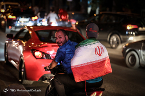 شادی مردم تهران پس از پیروزی تیم ملی فوتبال مقابل مراکش-3