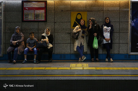 تب جام جهانی در مترو تهران