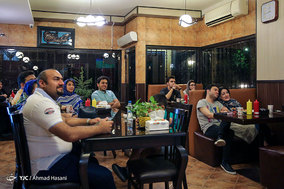 تماشای بازی ایران و اسپانیا در سطح شهر مشهد