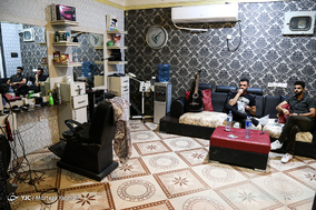 تماشای دیدار تیم های فوتبال ایران و اسپانیا در سطح شهر اهواز