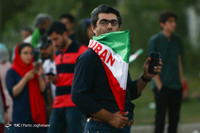 حضور خانواده ها جهت تماشای دیدار تیم های فوتبال ایران و اسپانیا در ورزشگاه آزادی