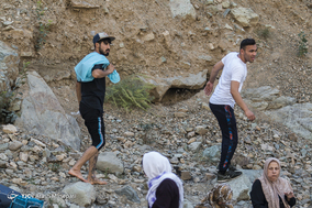 پاکسازی رودخانه کن توسط ورزشکاران