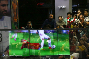 تماشای دیدار دو تیم ایران و پرتغال در پردیس چارسو