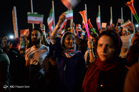 حضور هواداران تیم ملی فوتبال در فرودگاه امام خمینی (ره) جهت استقبال از ملی پوشان