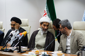 رونمایی از کتاب زندگی و زمانه آیت‌الله سیدمحمد حسینی بهشتی