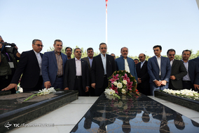 کنگره پرسش مهر رئیس جمهوری