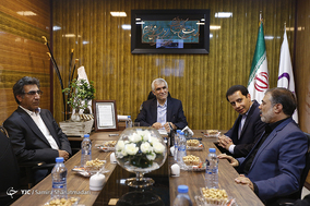 بازدید شهردار تهران از مرکز پرسیس‌ژن و کسب و کار نوین