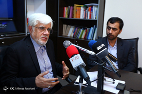 نشست خبری محمدرضا عارف