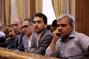 دیدار وزیر ارتباطات با نخبگان استان فارس