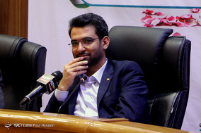 دیدار وزیر ارتباطات با نخبگان استان فارس