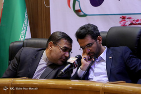دیدار وزیر ارتباطات با نخبگان استان فارس