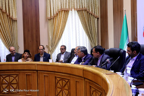 دیدار وزیر ارتباطات با نخبگان استان فارس