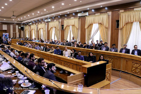 دیدار وزیر ارتباطات با نخبگان استان فارس