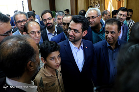 دیدار وزیر ارتباطات با نخبگان استان فارس