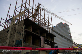خطر سقوط جرثقیل در کرج