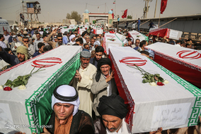 ورود پیکر مطهر ۷۵ شهید دفاع مقدس از مرز شلمچه