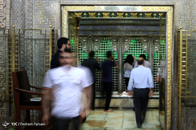 آیین تعویض پرچم و حال و هوای حرم شاه عبد العظیم (ع)
