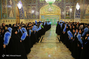 مراسم تعویض پرچم گنبد و پوشش ضریح حرم مطهر رضوی