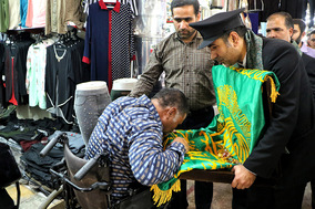 کاروان زیر سایه خورشید در شیراز