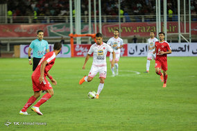 دیدار تیم های فوتبال پرسپولیس تهران‎ و پدیده مشهد