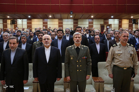 بازدید وزیر امور خارجه از توانمندیهای وزارت دفاع
