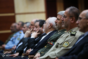 بازدید وزیر امور خارجه از توانمندیهای وزارت دفاع